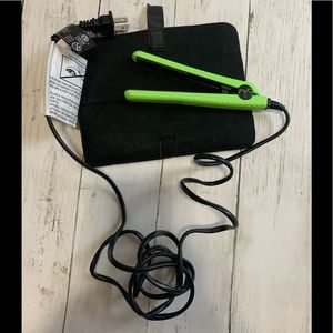 PYT mini hair straightener